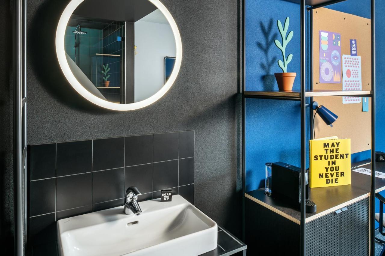 فندق The Social Hub فيينا الغرفة الصورة Bathroom in the room